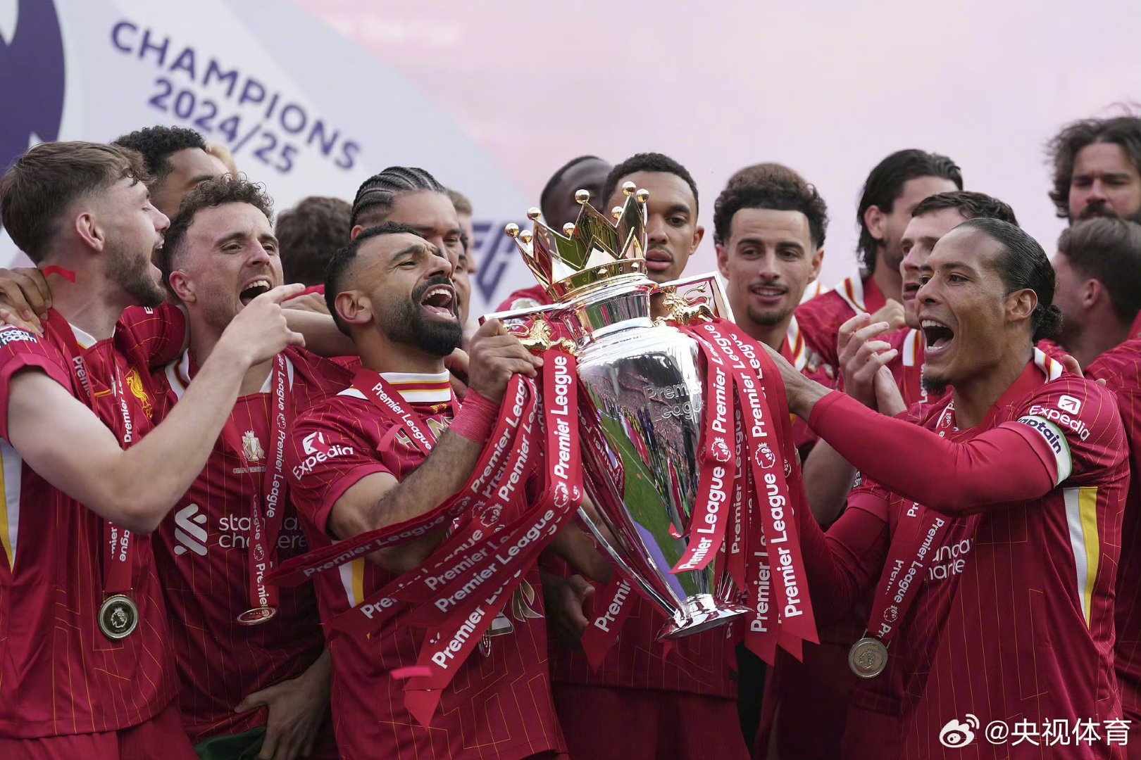 转折点曼城单刀错失，欧超杯加时末段攻防权衡，底气十足，更衣室氛围转暖 -开云官网入口