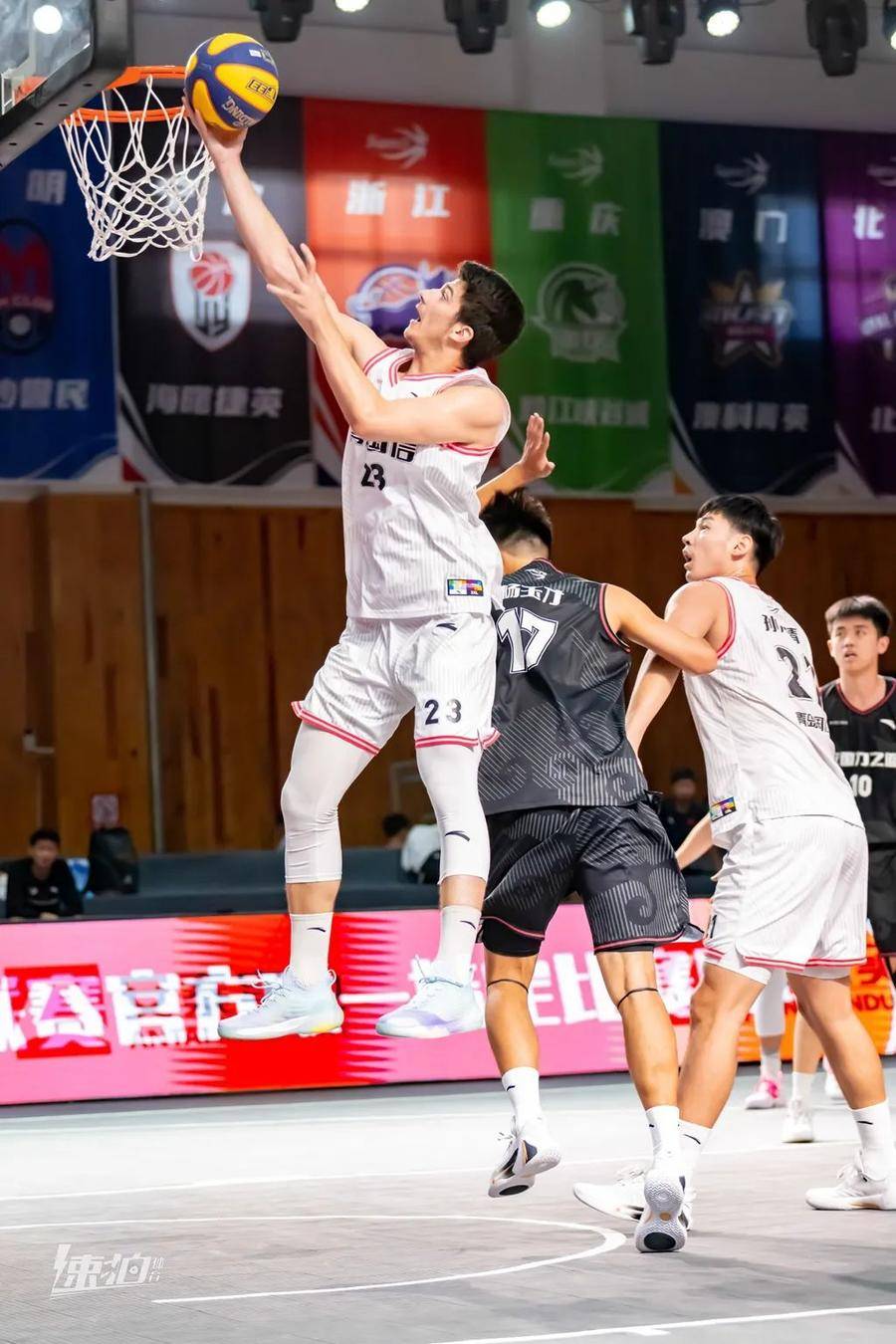 关于浙江稠州训练开放日；国际比赛日刷新队史纪录引欢呼；社区盾在即；赛程密集仍需轮换的信息-开云登录入口